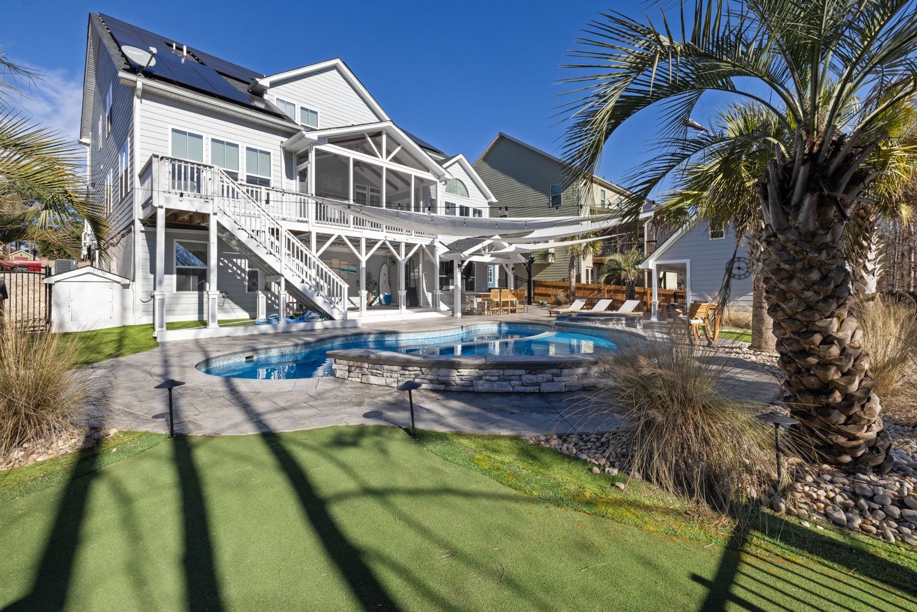Outdoor living & fire features in Paradise Valley, AZ